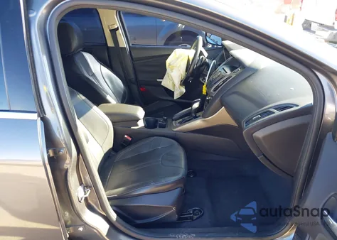 2012 Ford Focus Sel z USA, uszkodzony, nr VIN 1FAHP3H24CL454220